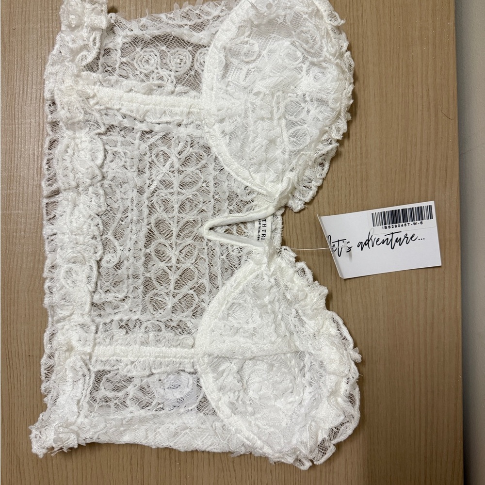 Lace strapless crop top